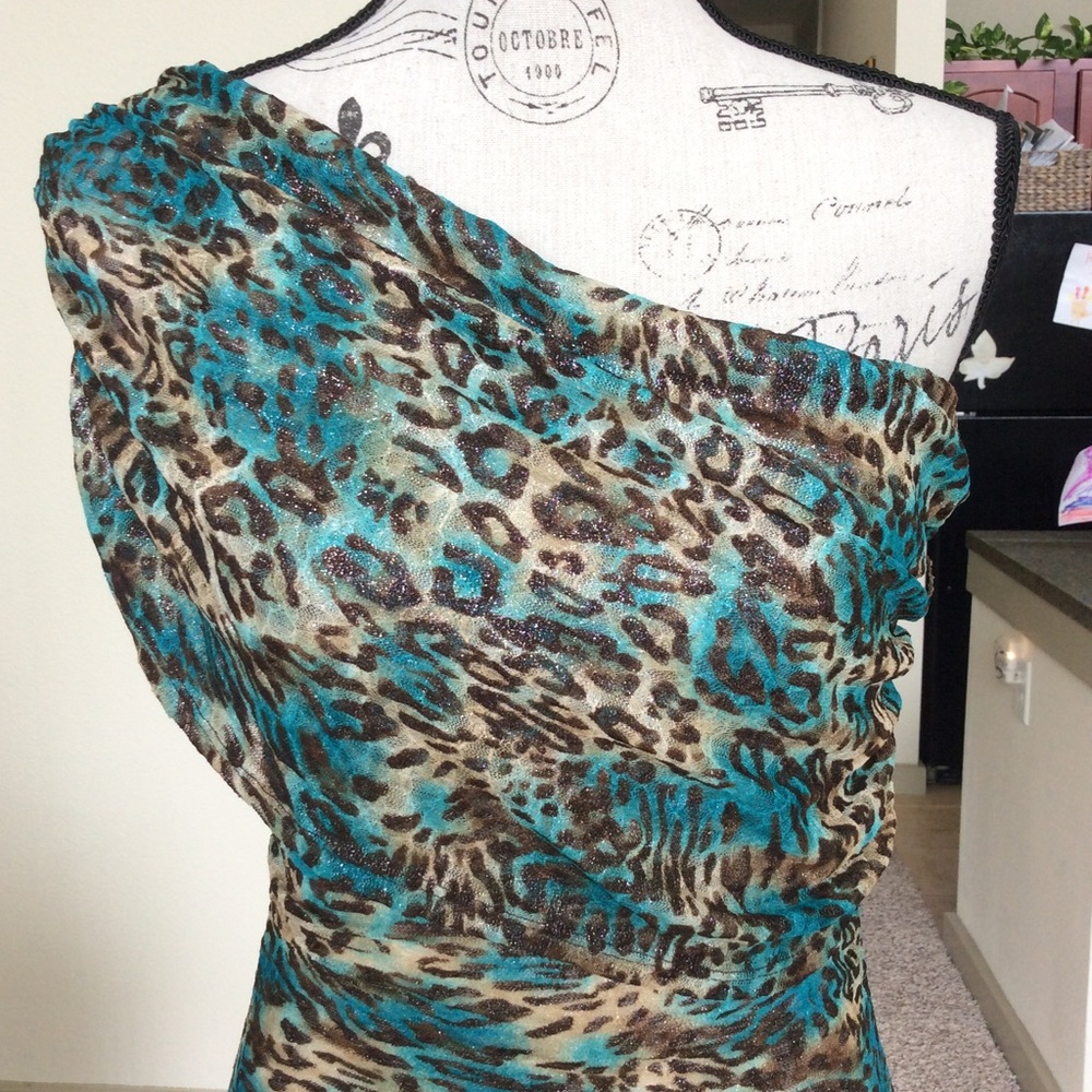 π One Shoulder Mesh Lace Top π - Picture 4 of 6